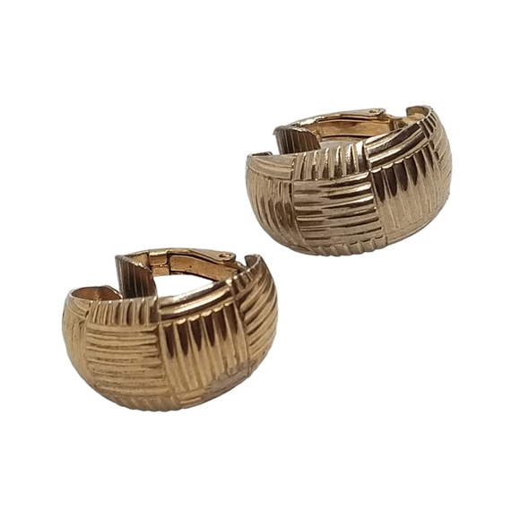 L.H SEGAL CALIFORNIA VINTAGE GOLDTONE TEXTURED DESIGN HOOP CLIP ON EARRINGS - Picture 4 of 6